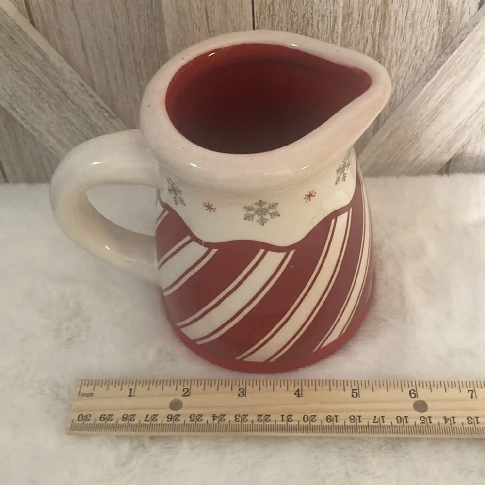 Terramoto 2018 Mini Christmas Pitcher